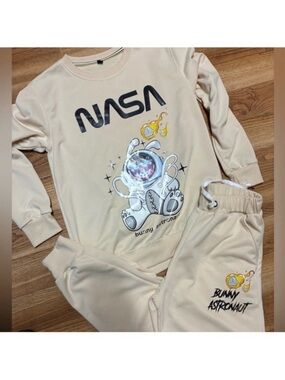 NASA Bunny Astronaut Beige Sweatshirt and Joggers Set women’s Size Small